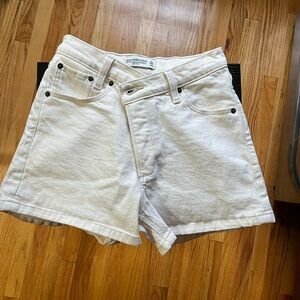 Abercrombie & Fitch Cream 90s Relaxed Cutoff Short High Rise